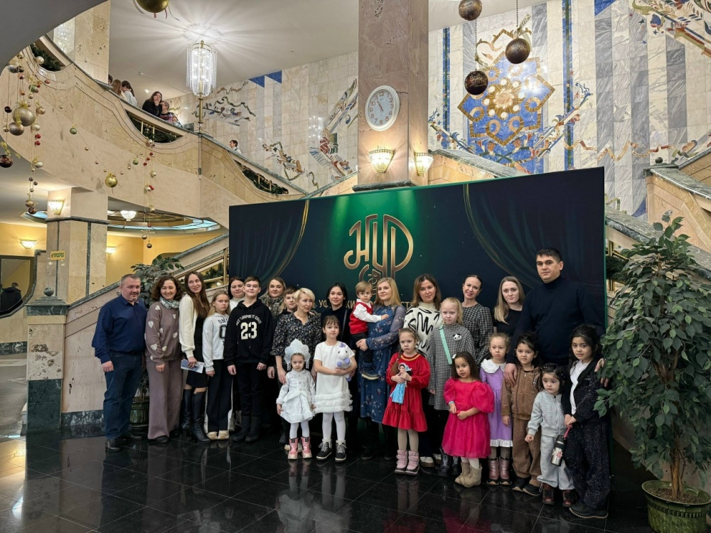 Новогоднее представление в Уфимском государственном татарском театре "Нур"